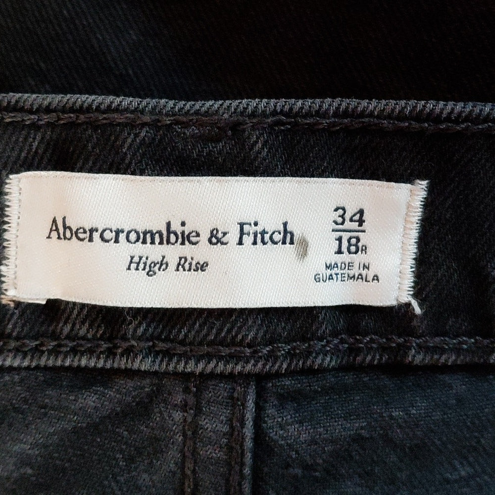 8281....Women's Abercrombie & Fitch Black Denim Flare Jeans Size 34/18r