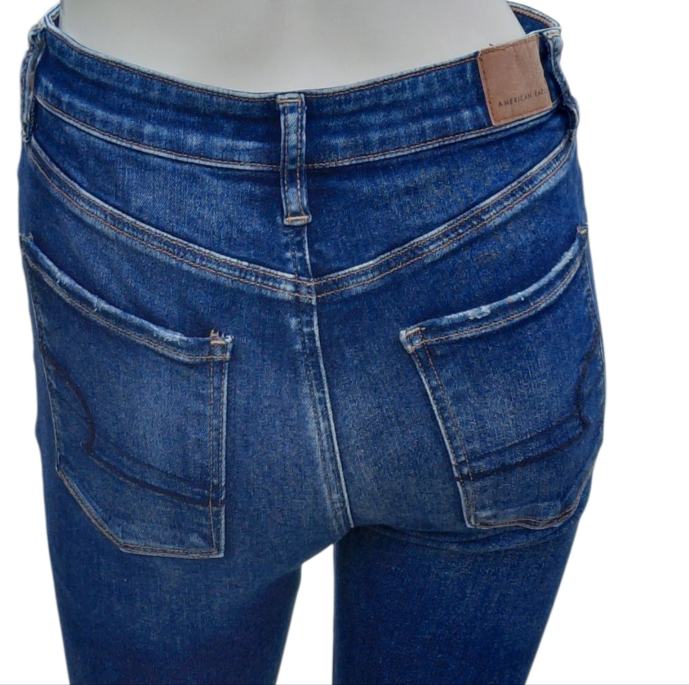 9303....Women's American Eagle Skinny Jeans Size 2 Short