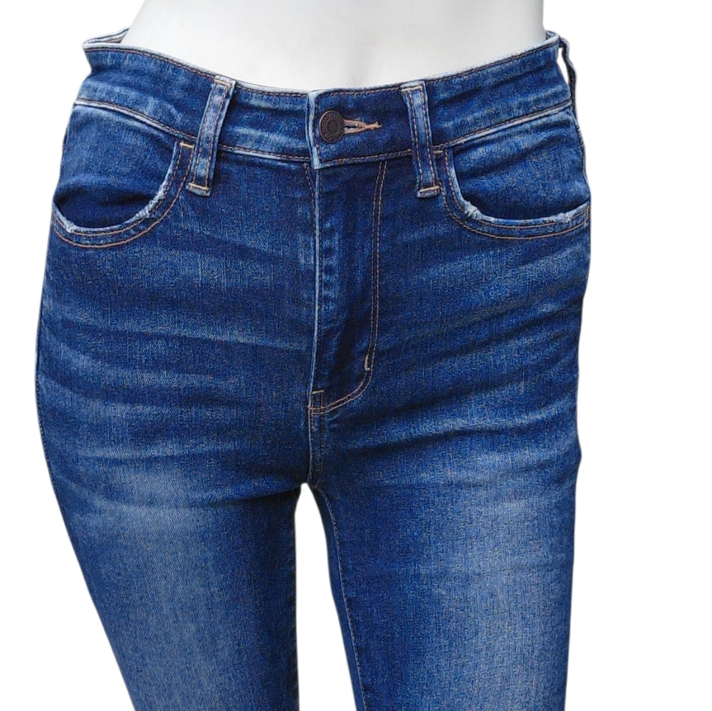 9303....Women's American Eagle Skinny Jeans Size 2 Short