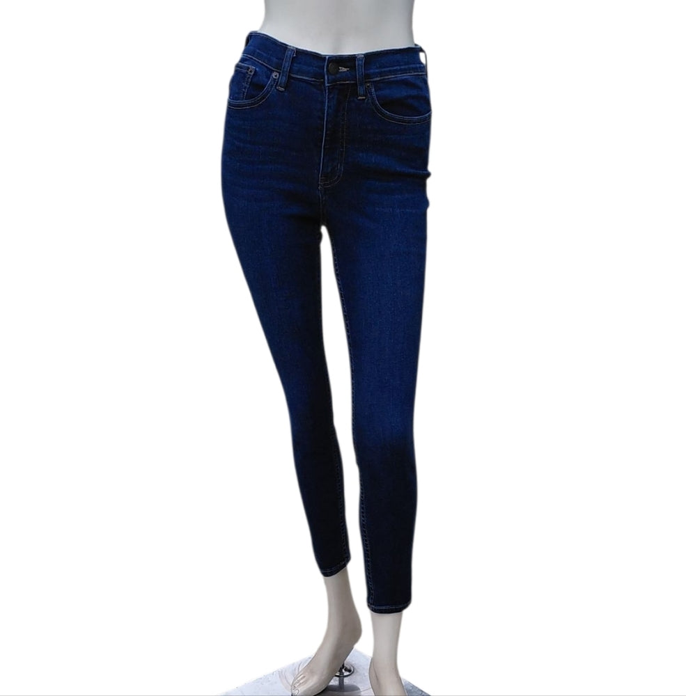 9304.....Women's Calvin Klein Skinny Jeans Size 26