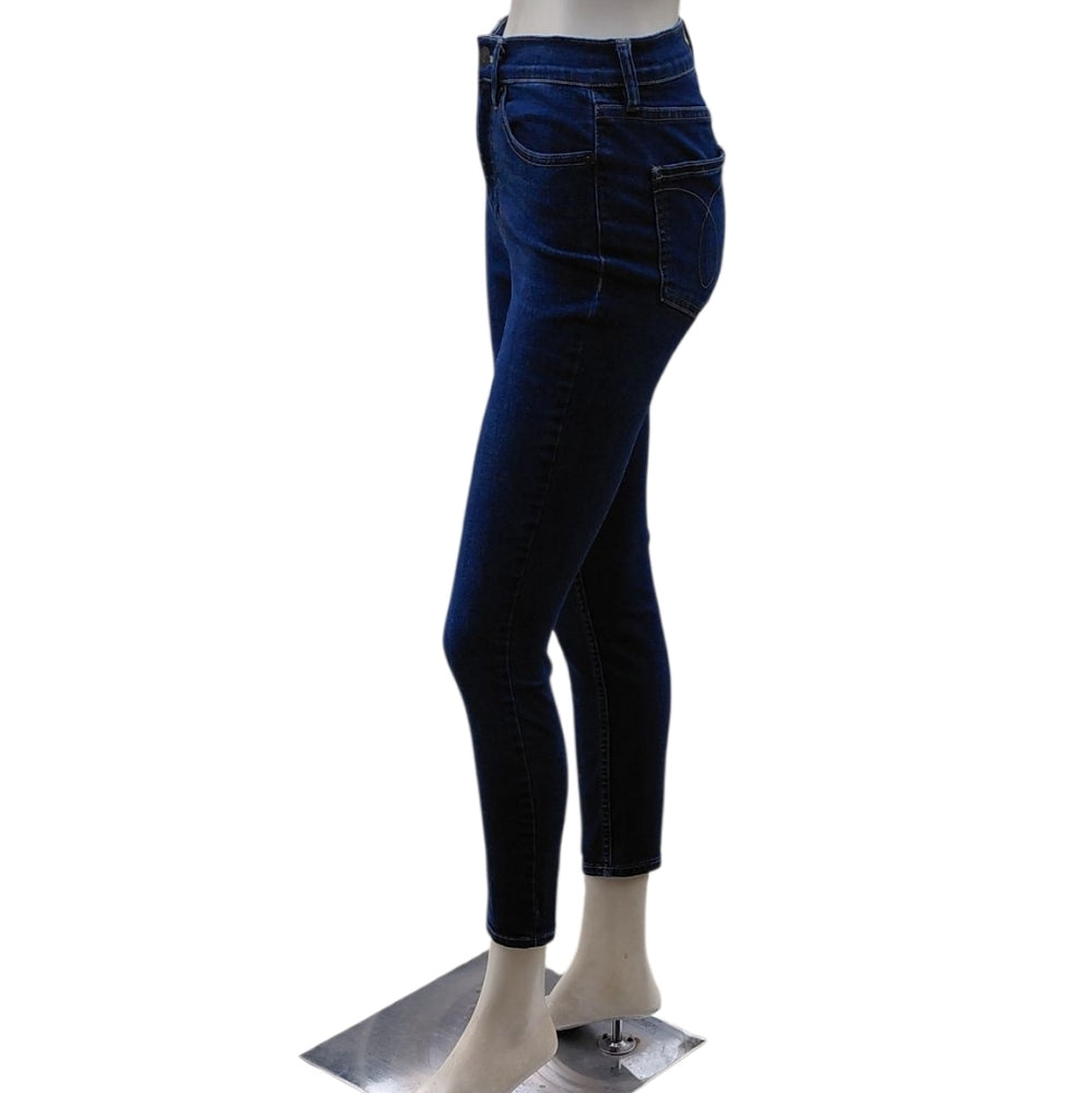 9304.....Women's Calvin Klein Skinny Jeans Size 26