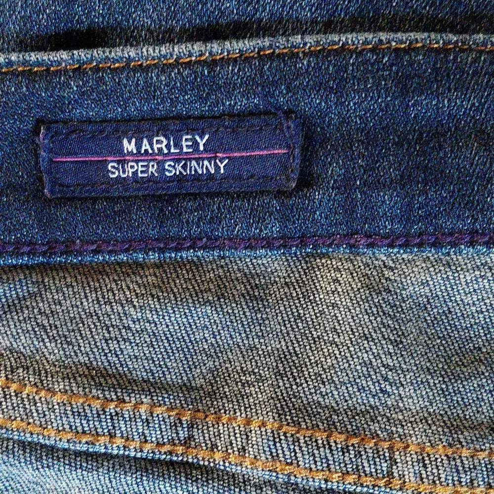 700154.....Vigoss Skinny Jeans Size W24 L28, 7"Rise