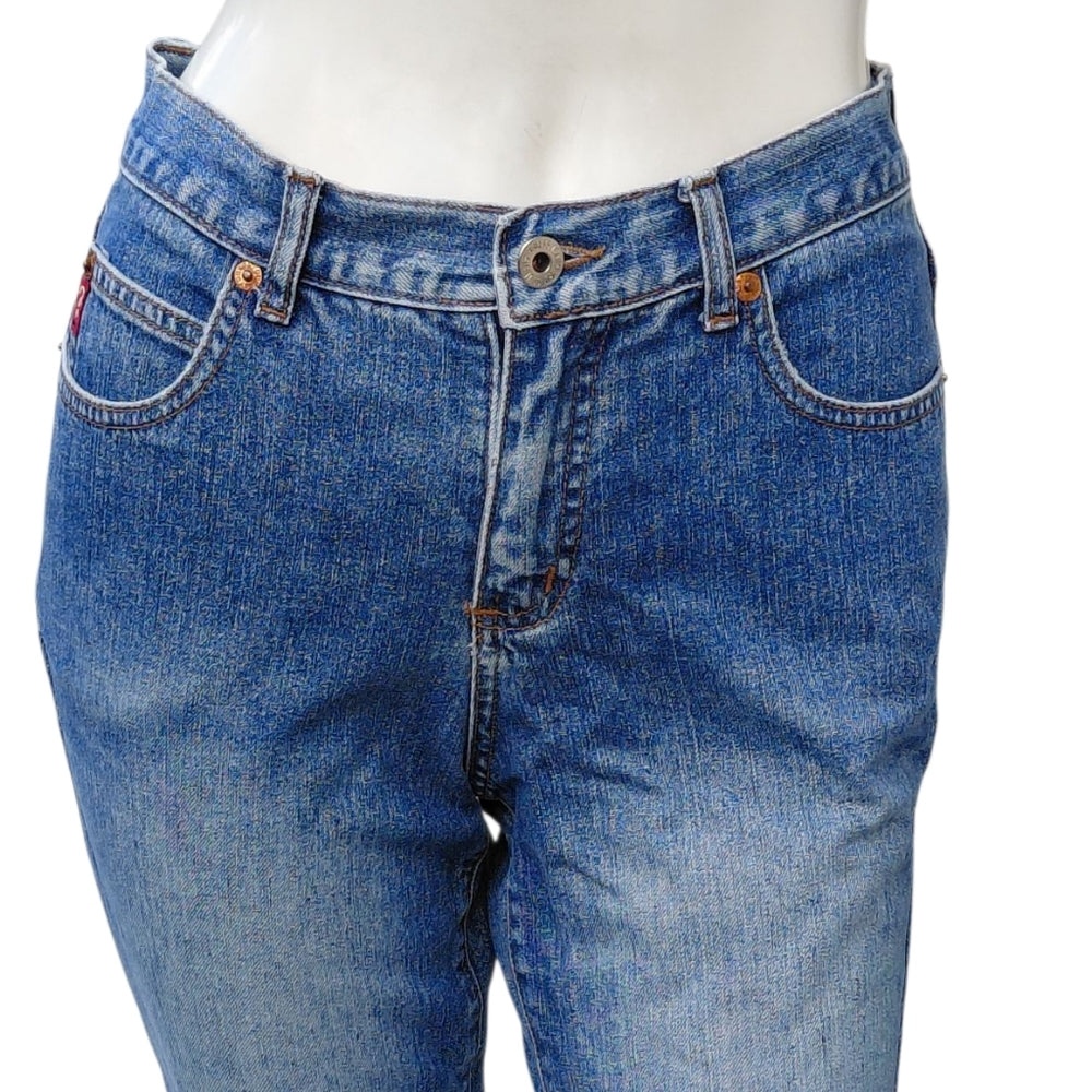 9322..Women's Crop Guess Jeans Size 26