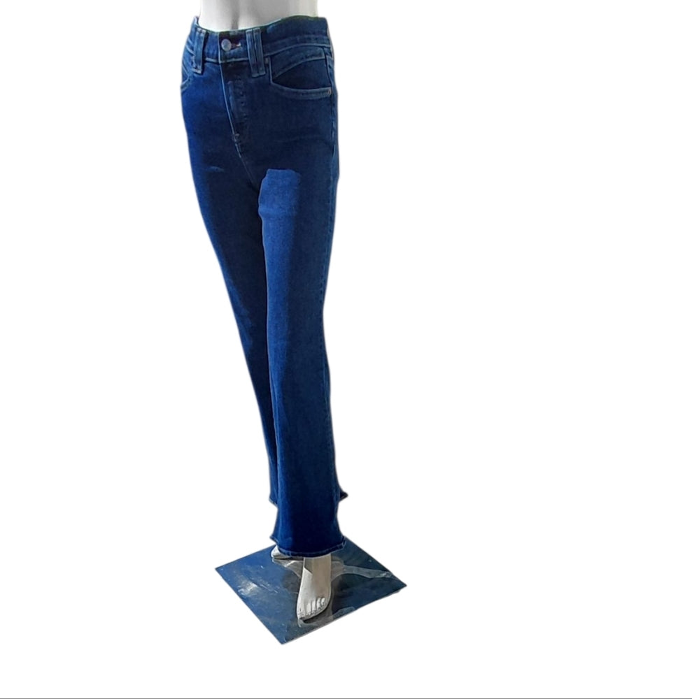 9330....Women's Express Flare Jeans Size 6S, W26" 29" Inseam 10" Rise