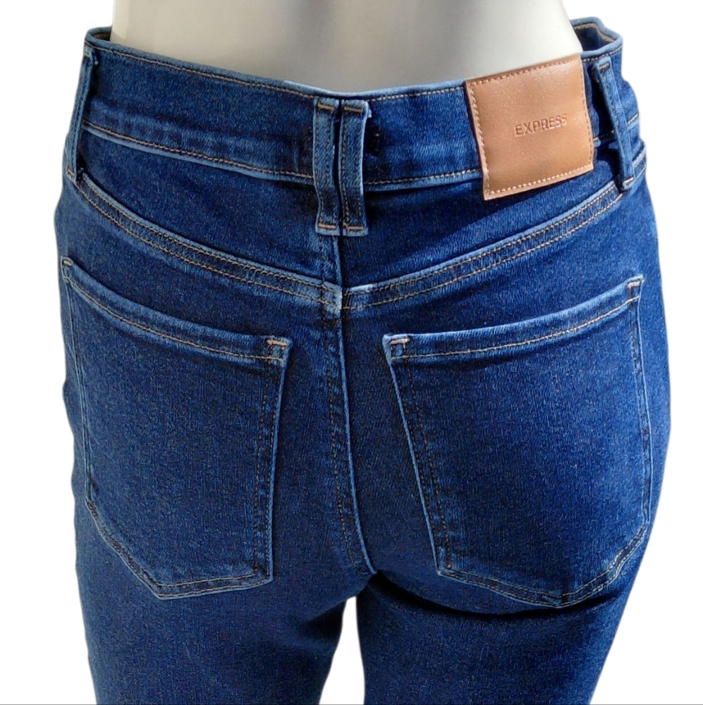 9330....Women's Express Flare Jeans Size 6S, W26" 29" Inseam 10" Rise