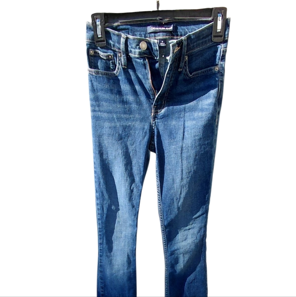 9332....Calvin Klein Straight Leg Jeans Size 24, 30" Inseam 9" Rise