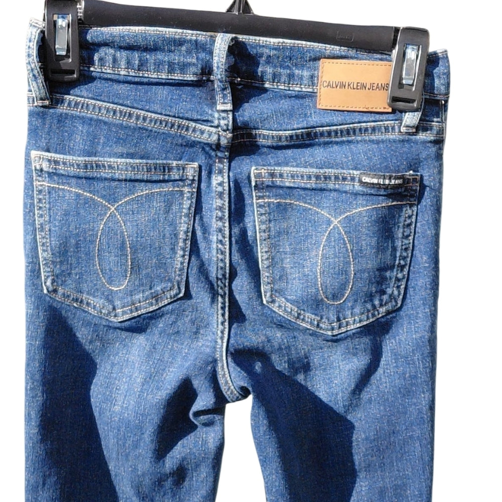 9332....Calvin Klein Straight Leg Jeans Size 24, 30" Inseam 9" Rise