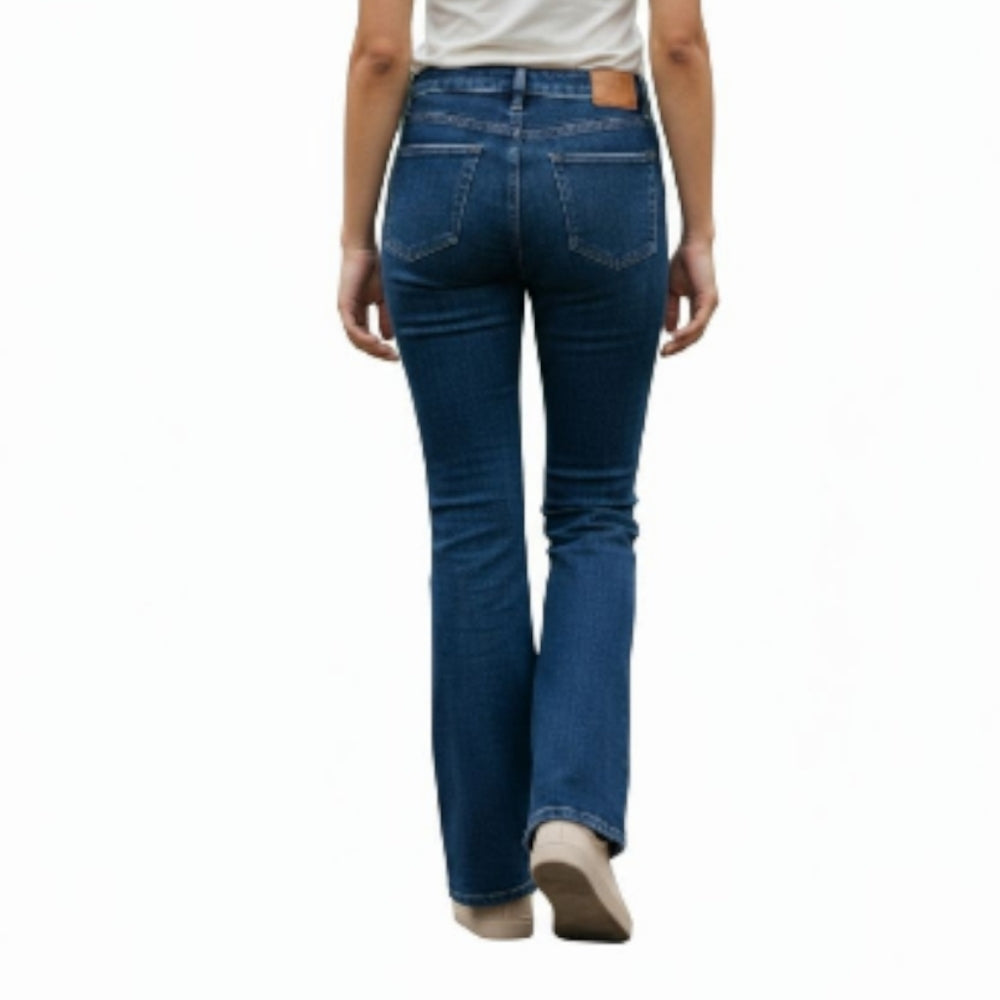 9330....Women's Express Flare Jeans Size 6S, W26" 29" Inseam 10" Rise