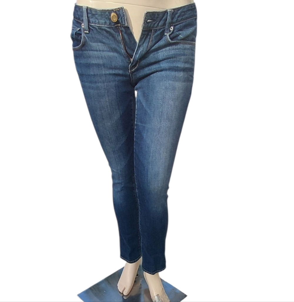 93315...Women's American Eagle Straight Leg Jeans Size 12
