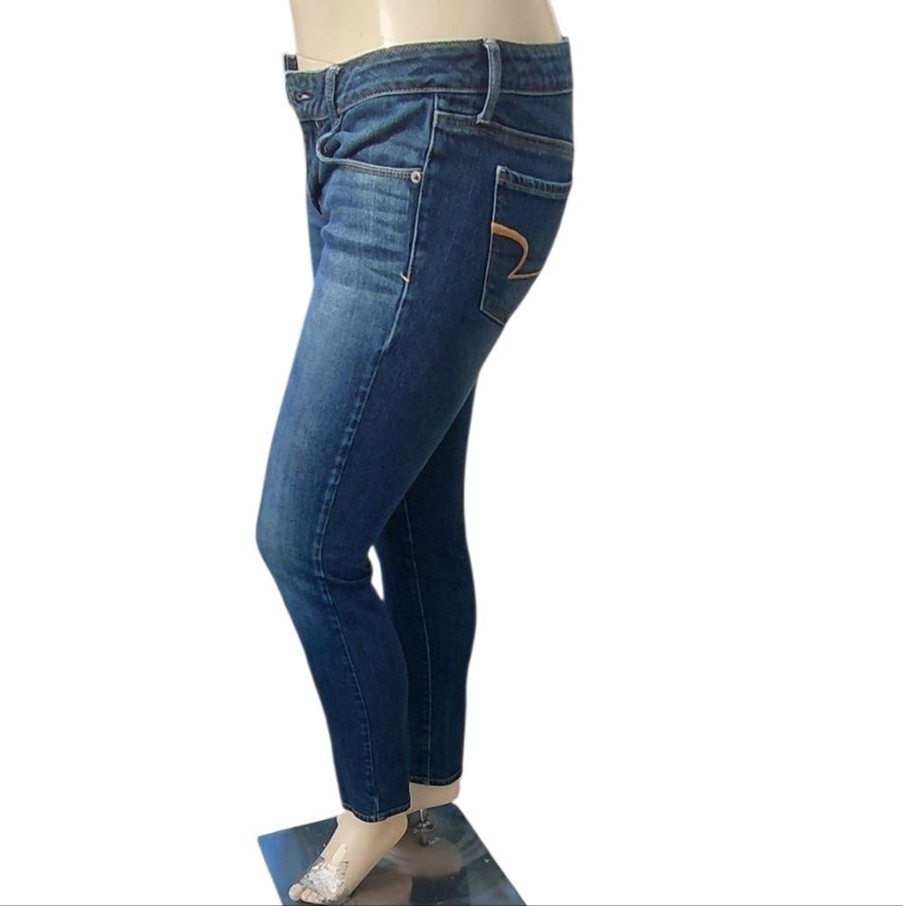 93315...Women's American Eagle Straight Leg Jeans Size 12