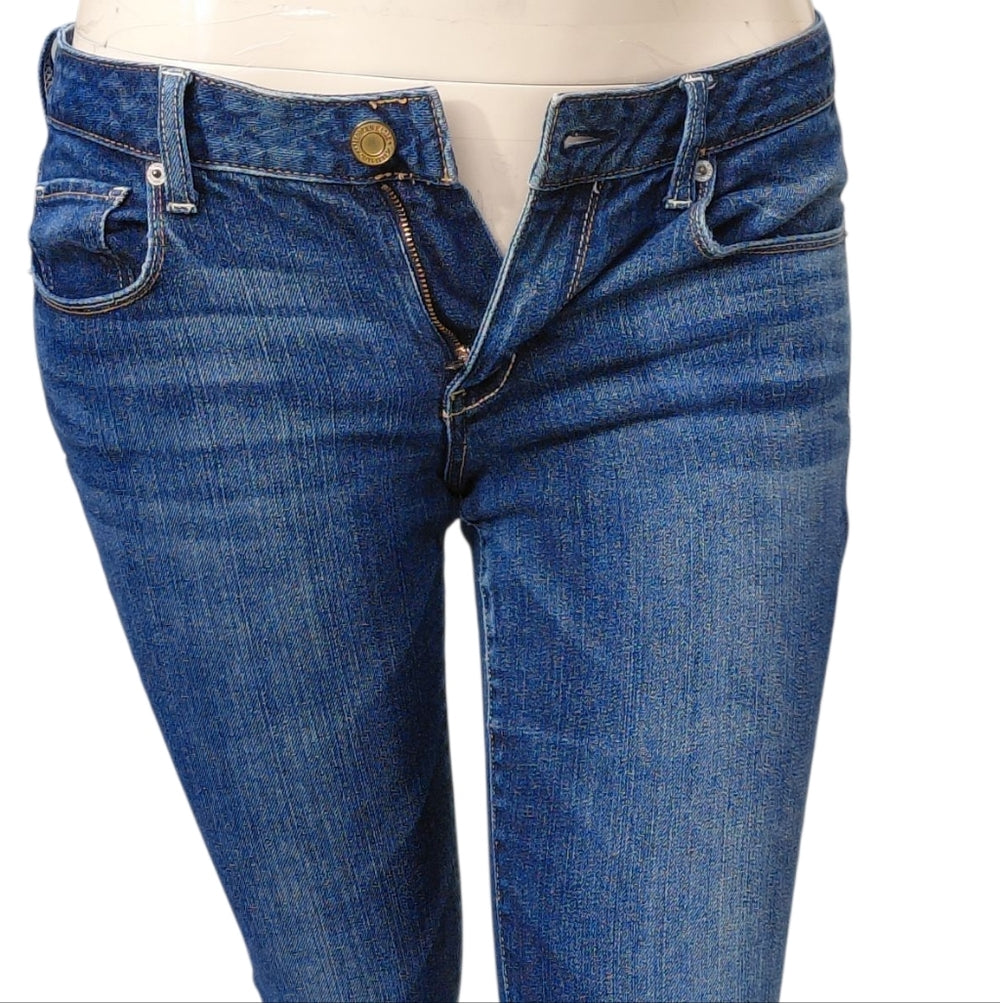 93315...Women's American Eagle Straight Leg Jeans Size 12