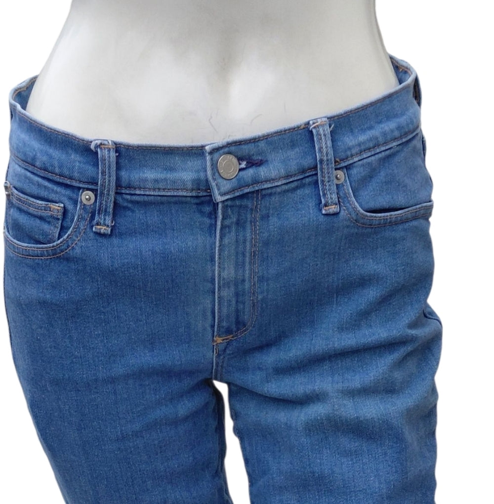 8243.....Women's Gap1969 Blue Ankle Crop Jeans 28r