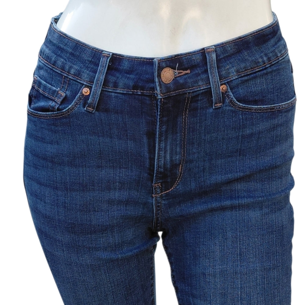 8246.....Denizen by Levi's Denim Jean Shorts Size 2 W26