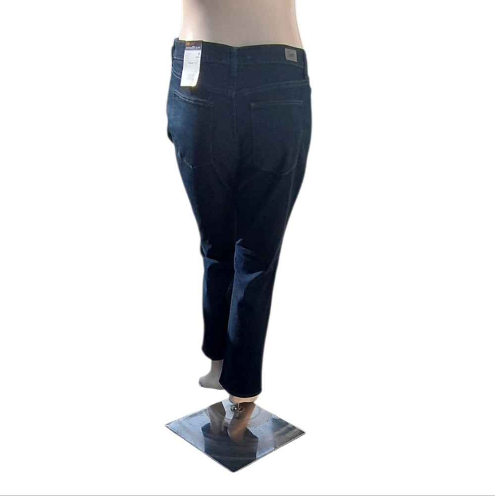 534728...Lee Straight Leg Jeans Size 16P W34" 28"Inseam  11"Rise