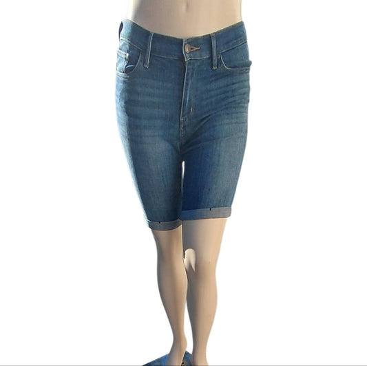 7023A....Women's Denim Levi's Shorts Size 31