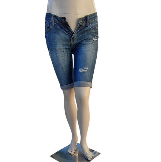 7025A....Women's Vigoss Denim Shorts Size 30