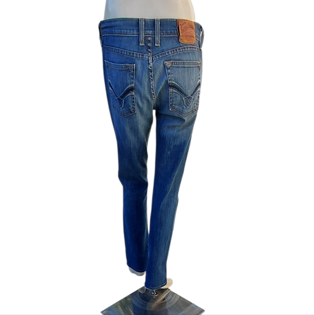 7026A....Women's Lucky Brand Jeans Size 4/27