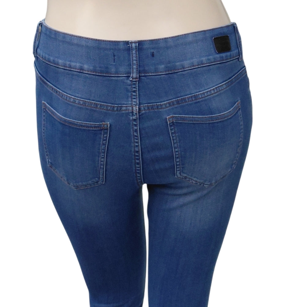 7027A....Women's Celebrity Pink Skinny Jeans Size 13/31