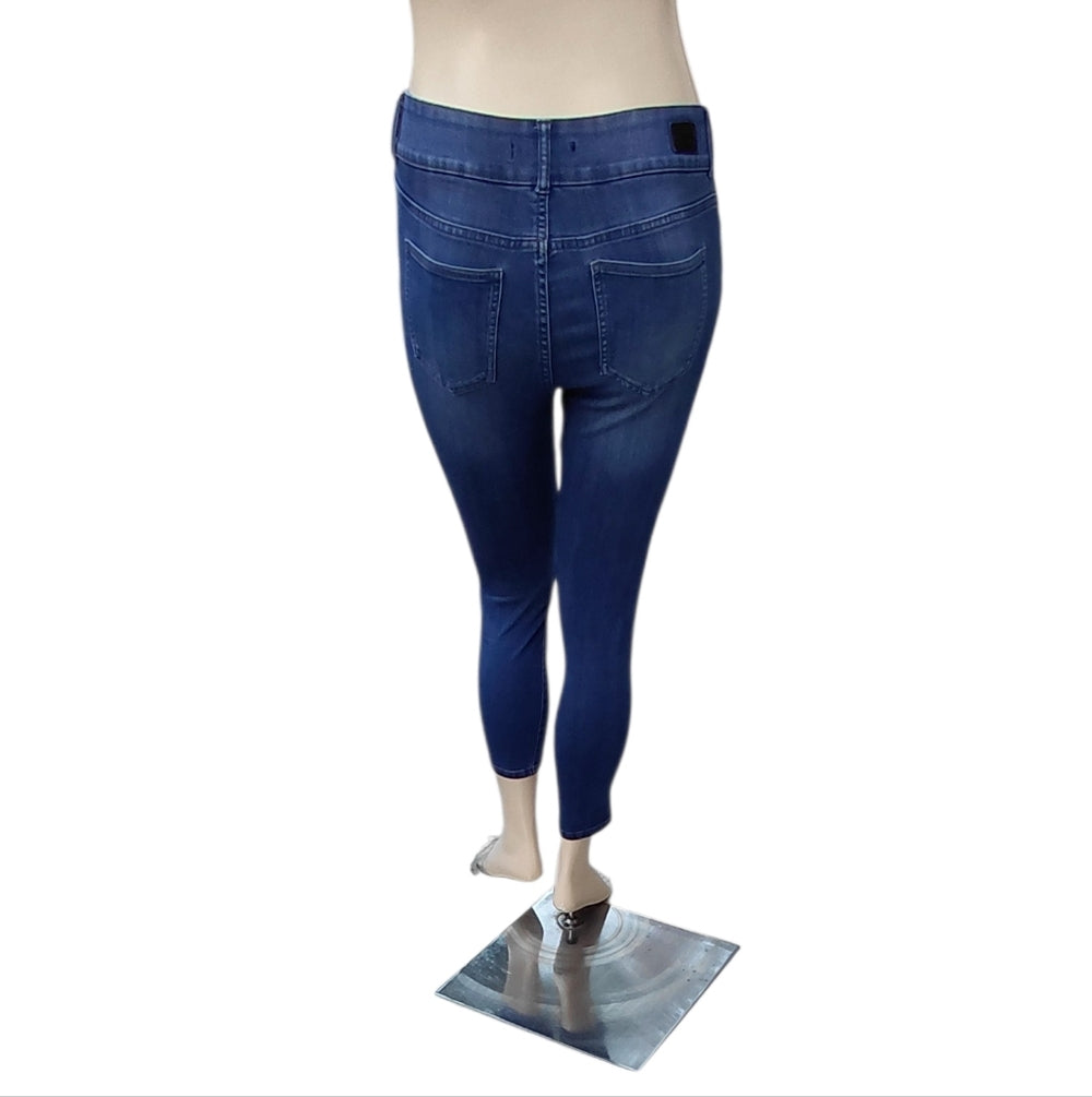 7027A....Women's Celebrity Pink Skinny Jeans Size 13/31
