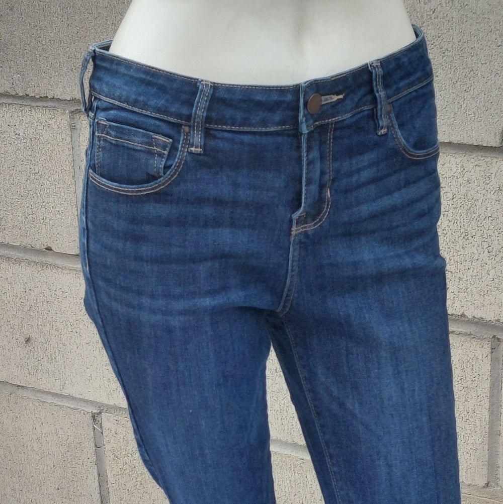 7031A....Women's Bullhead Skinny Jeans Size 27