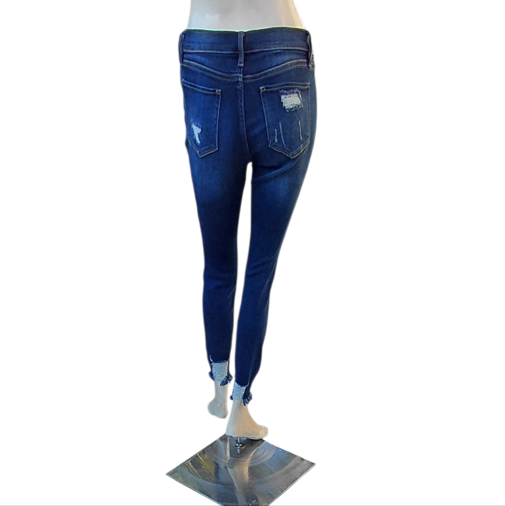 7040....Women's Soho New York Ankle Crop Distressed  Jeans Size 4