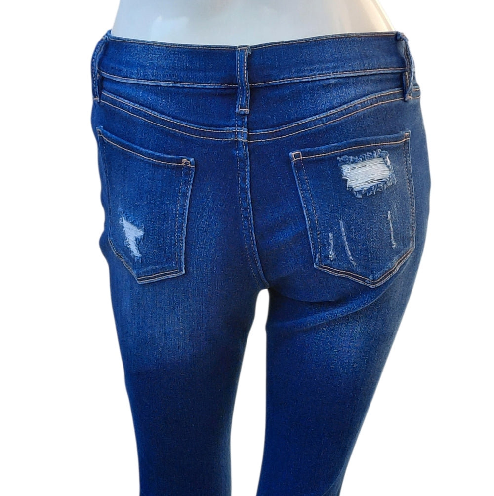 7040....Women's Soho New York Ankle Crop Distressed  Jeans Size 4