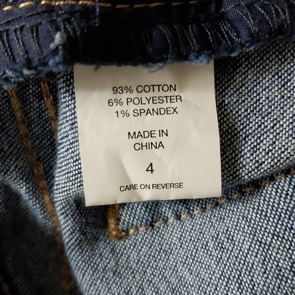 7040....Women's Soho New York Ankle Crop Distressed  Jeans Size 4