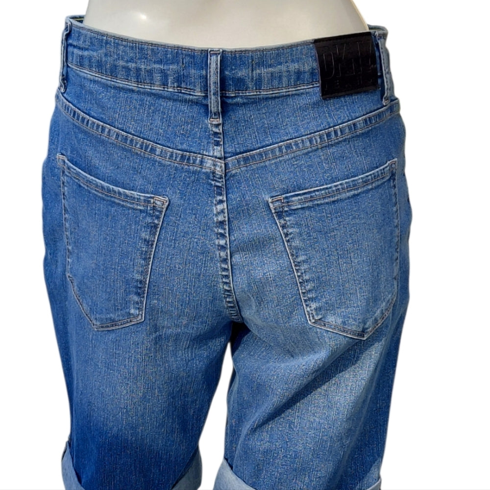 7047.....DKNY Denim Shorts Size 28/6, 9" Rise