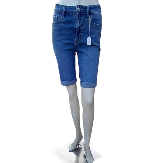 7046....Old Navy Denim Bermuda Shorts Size 4, W26" 8 1/2" Inseam, 9 1/2" Rise