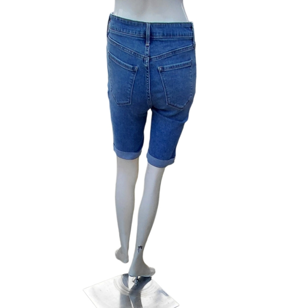 7046....Old Navy Denim Bermuda Shorts Size 4, W26" 8 1/2" Inseam, 9 1/2" Rise