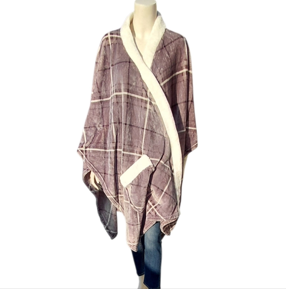 7071....Plaid Wrap Shawl with White Fur Trim, 2 Pockers Size 50"×70"