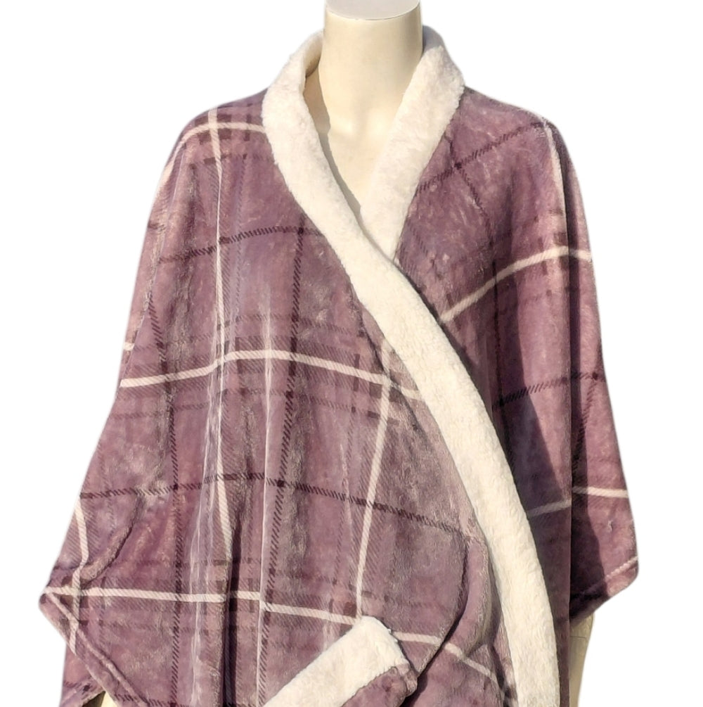 7071....Plaid Wrap Shawl with White Fur Trim, 2 Pockers Size 50"×70"