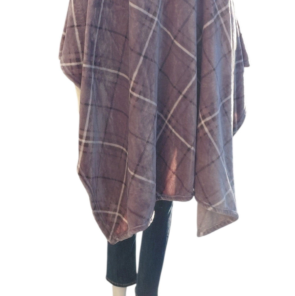 7071....Plaid Wrap Shawl with White Fur Trim, 2 Pockers Size 50"×70"