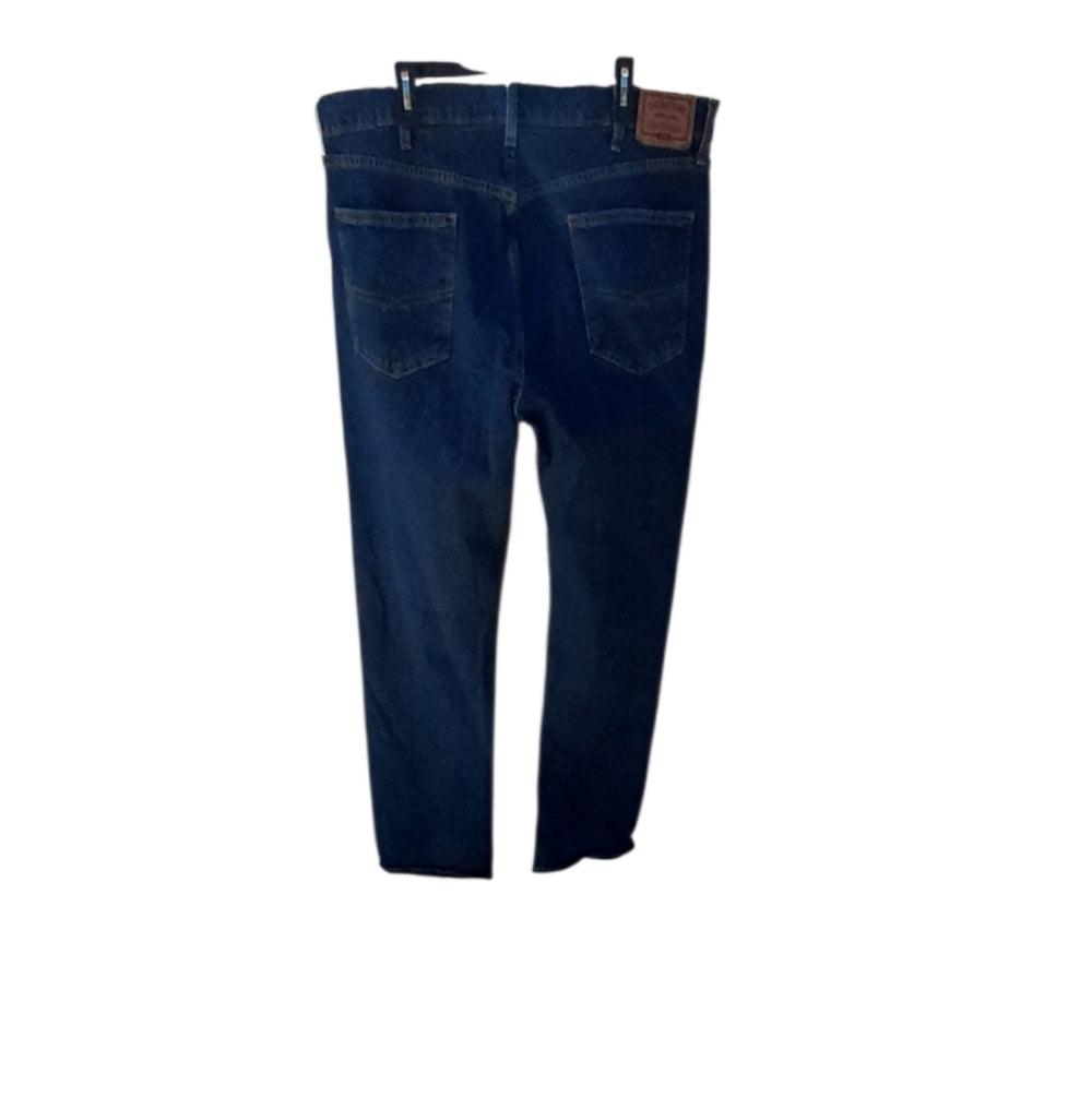 7077....Men's Signature Levi Strauss Jeans Size 40x32, 11 1/2" Rise