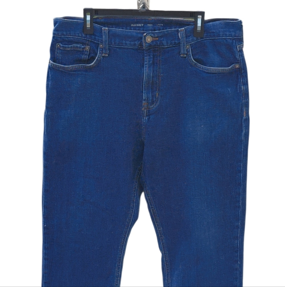 7063...Men's Old Navy Straight Leg Jeans Size 38X32