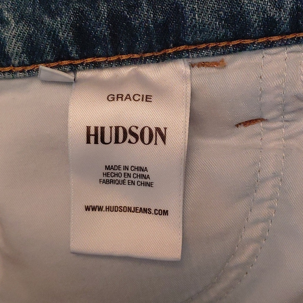 7091..Women's Hudson Denim Shorts Size 26, 3" Inseam, 9" Rise