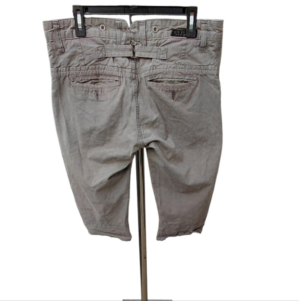 7064..Men's Zara Casual Shorts Size 32