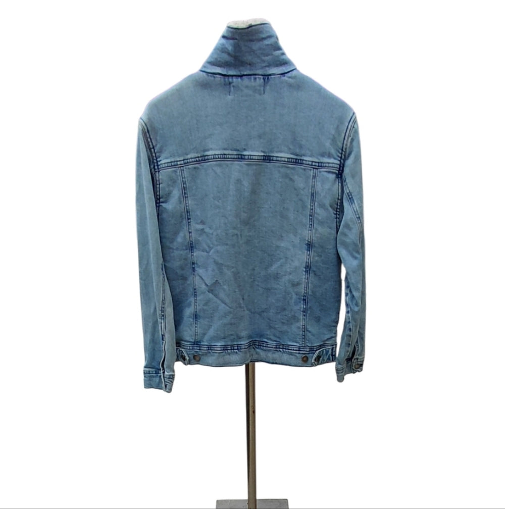 7098..Women's Treasure Bond Light Wash Denim Sherpa Jacket Size XL (14/16)
