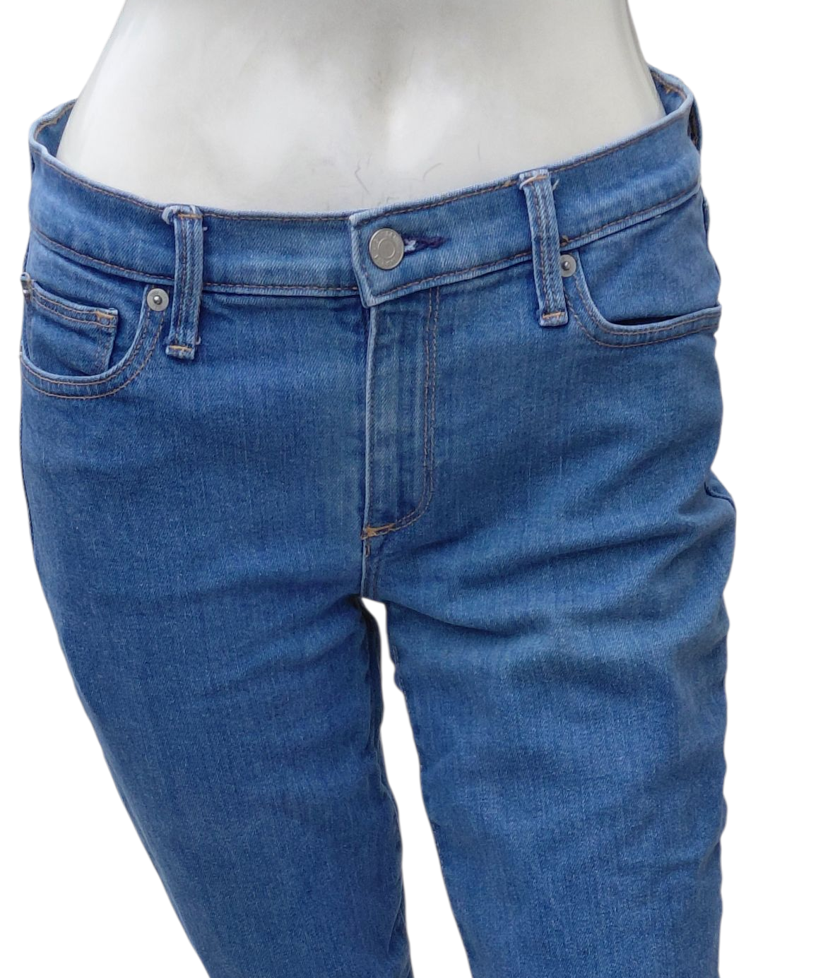 8243.....Preowned Women's Gap1969 Blue Ankle Crop Jeans 28r