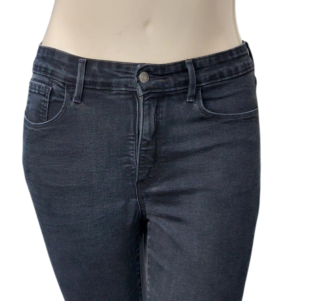 8266.....Preowned Denizen by Levi's Skinny Jeans Size 10 W30