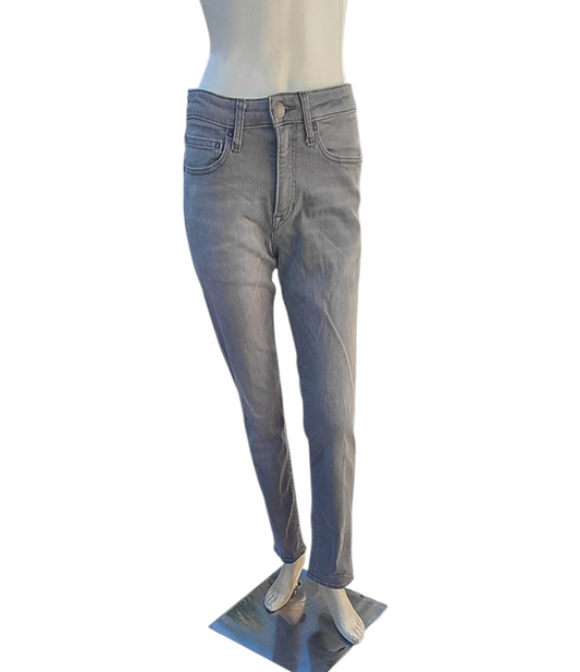 8239.....Preowned Women's Gray Express Slim Straight Jeans Size 28X32