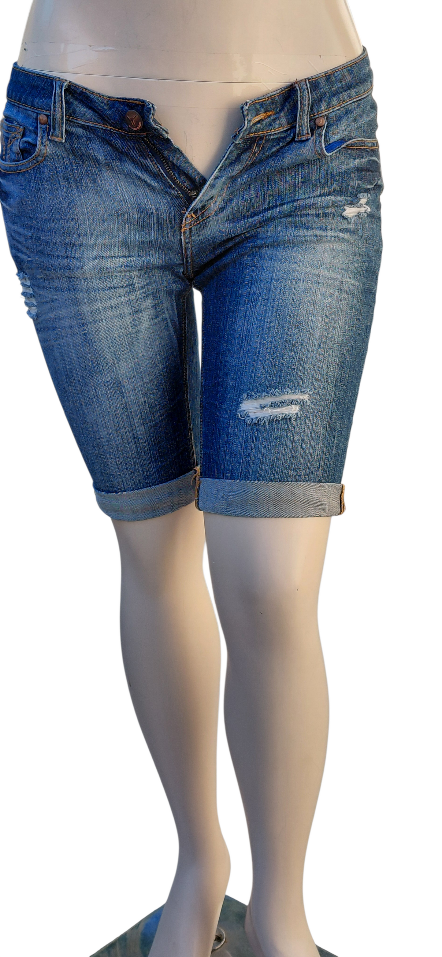 7025A....Women's Vigoss Denim Shorts Size 30