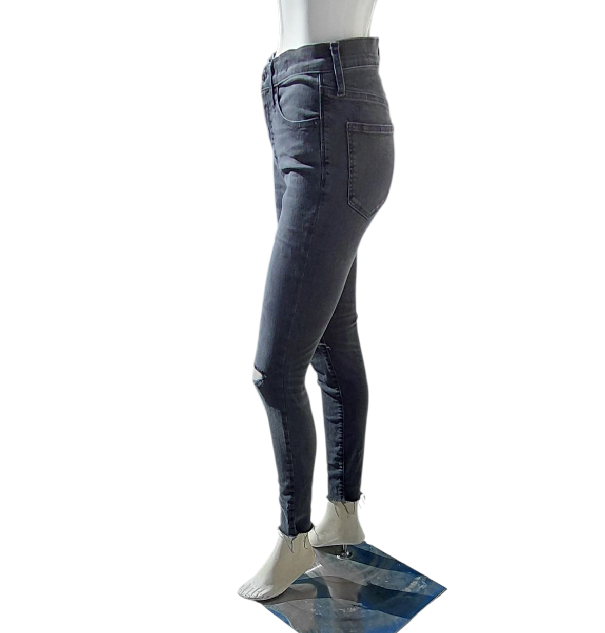 9331....Women's Preowned Madewell Skinny  Jeans Size 26, 27" Inseam, 9" Rise