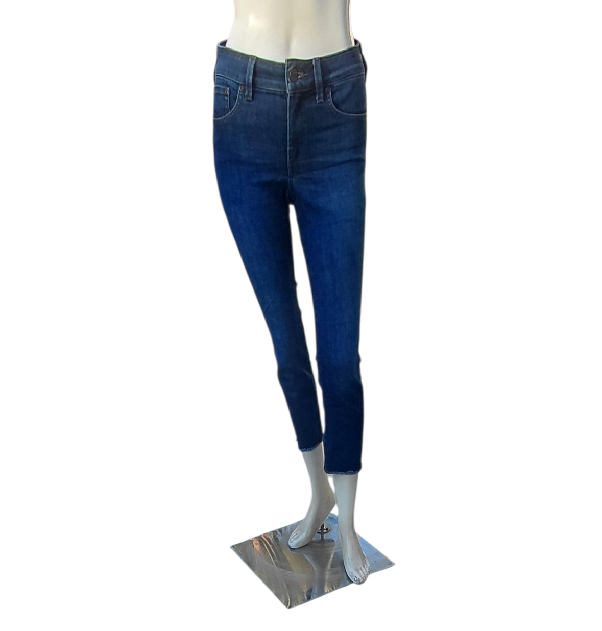 632024.....Preowned NYDJ Skinny Jeans Size 0P