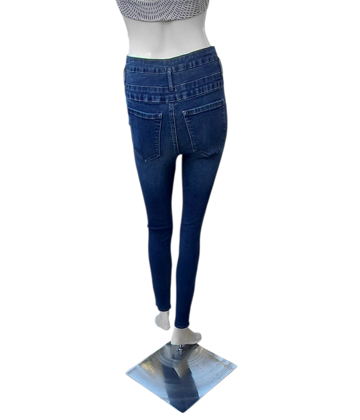639738.....Refuge Skinny Jeans Size 4, W25" 27"Inseam 10"Rise