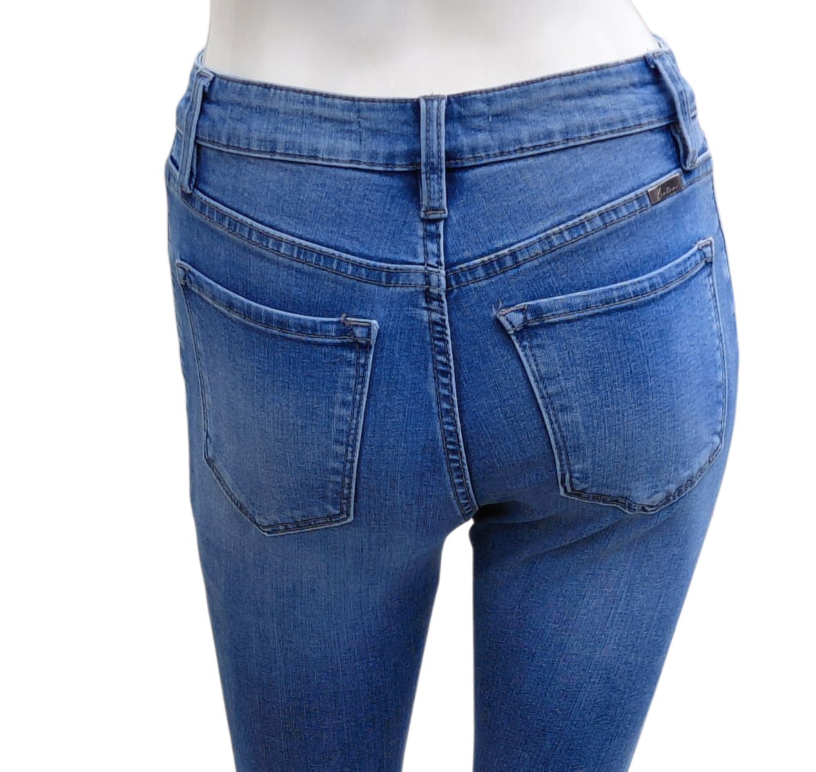 656540....Women's Preowned Kancan Skinny Jeans Size 1/24, 28"Inseam 9"Rise