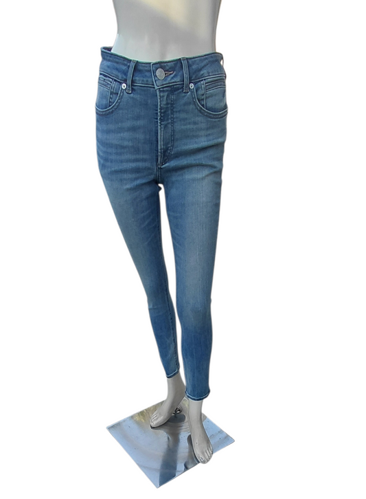 9306.....Preowned Women's Express Skinny Jeans Size Classic Blue Women's Jeans Size 6R/6R