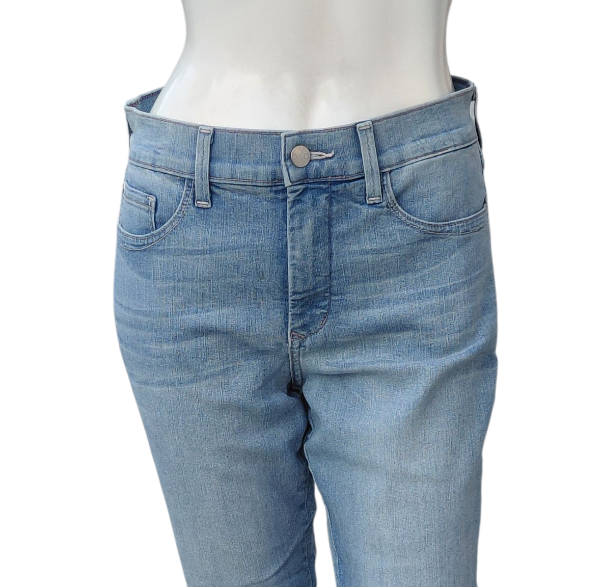 4114.....Preowned NYDJ Cuffed Cropped High Waisted Jeans Size 6