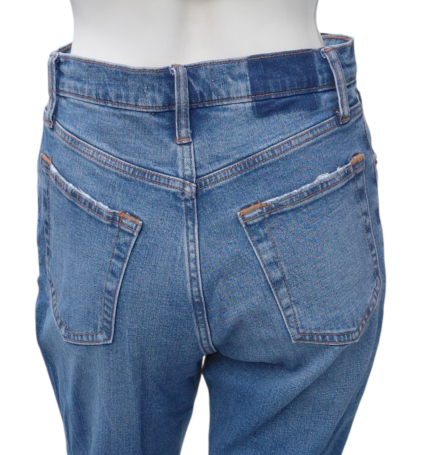 9002...Abercromie & Fitch Straight Leg Jeans Size 28/6S, 11"Rise