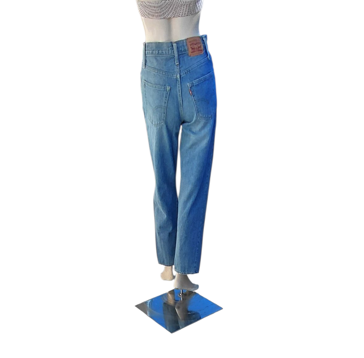 8189....Preowned Levi's '94 Baggy Straight Leg Jeans Size 24, 10" Rise